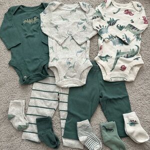Carter’s Dino Outfit Bundle